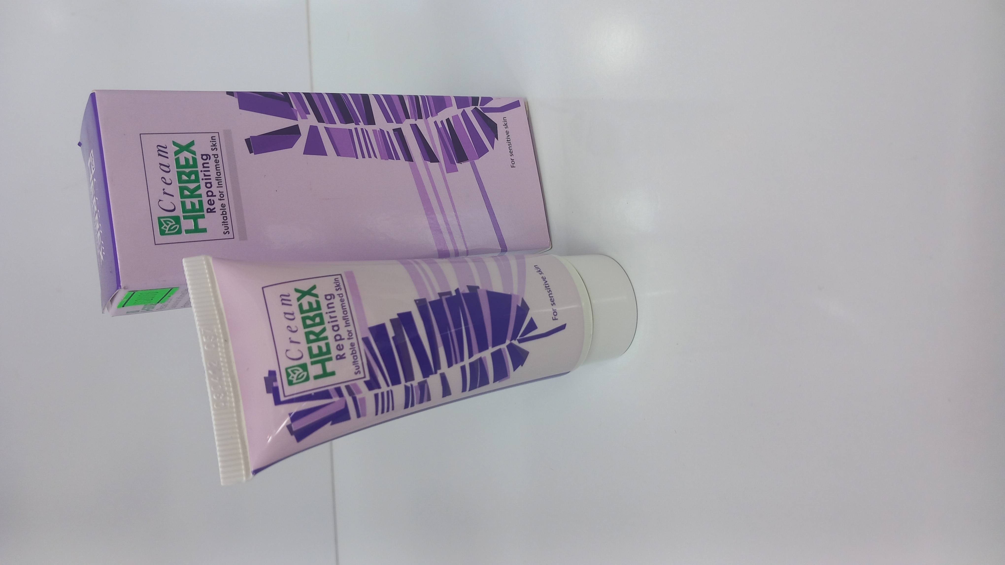 کرم ضد حساسیت ترمیم کننده پوست هربکس