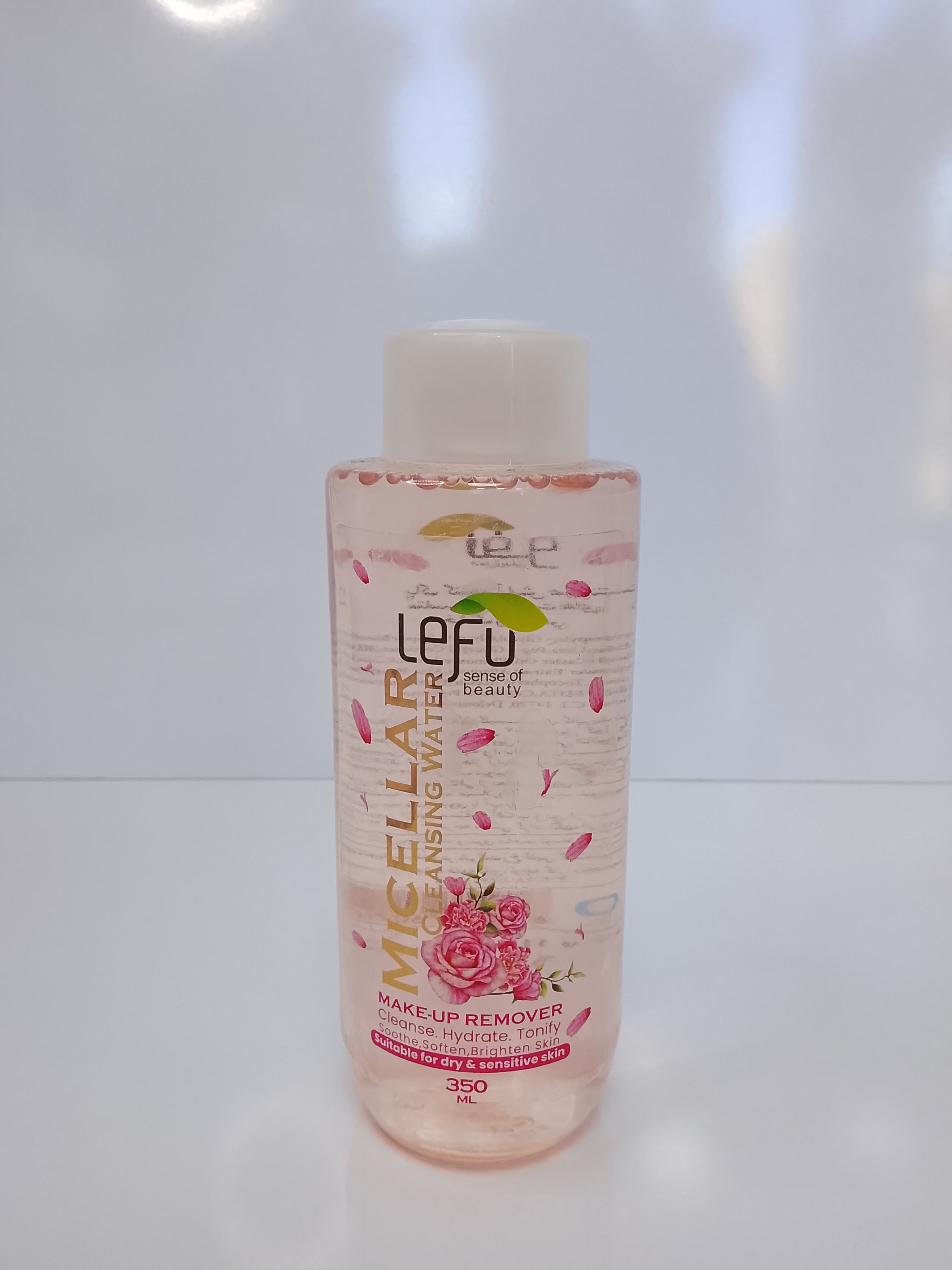 پاک کننده آرایش صورت مناسب برای پوست های خشک و حساس